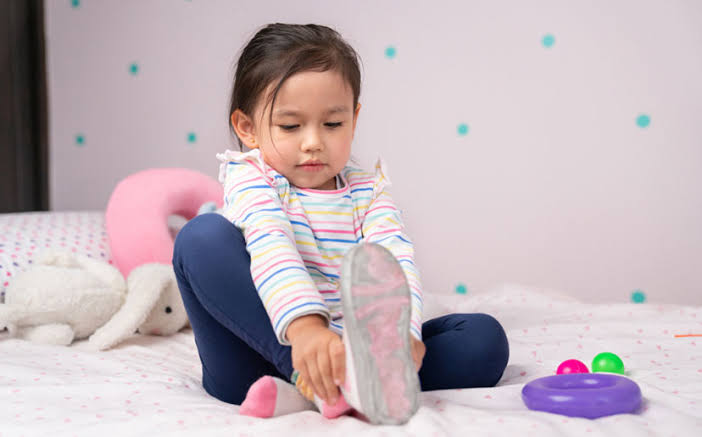 Reasons to Let Your Toddler Dress Themselves